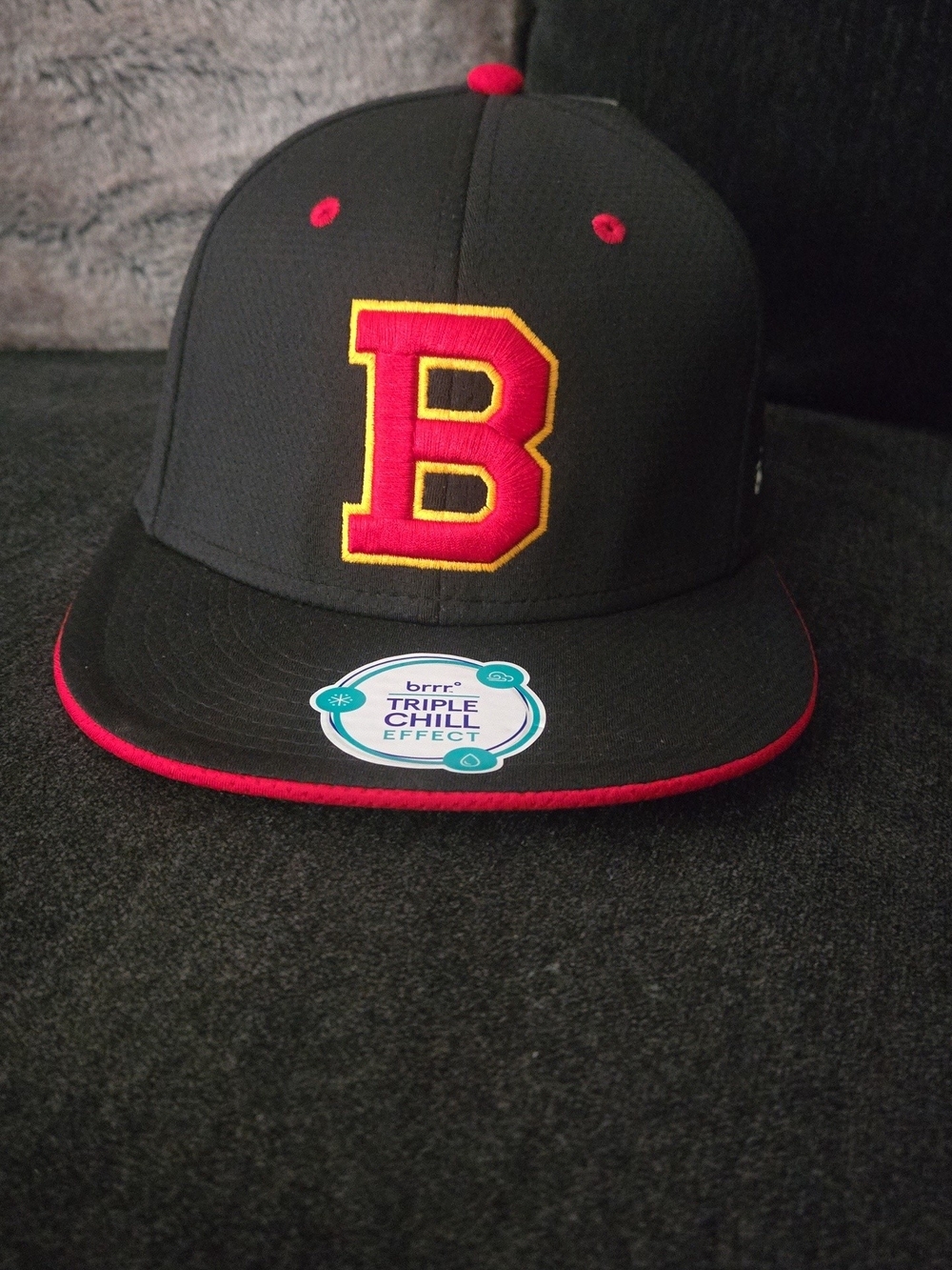 Unisex Black Cap with Red 'B' Lettering - Unbranded